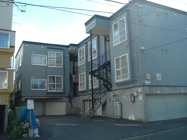 札幌市白石区平和通１０丁目北のアパート