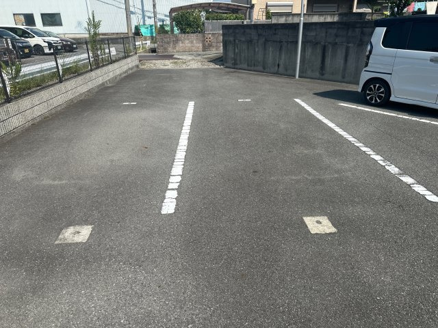 アヴェニール浜の駐車場