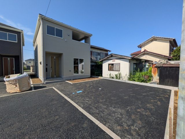 つくばみらい市小絹　第4　新築戸建て　3号棟の前面道路含む現地写真|写真だけでは伝わらない快適さを、ぜひ現地で体感しませんか？
即日見学可能です！平日のご案内も可能です♪
お気軽にお問合せまたはお電話ください！
0297-86-8370まで【リアライズ不動産】