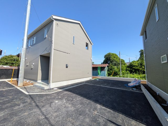 つくばみらい市小絹　第4　新築戸建て　4号棟の前面道路含む現地写真|写真だけでは伝わらない快適さを、ぜひ現地で体感しませんか？
即日見学可能です！平日のご案内も可能です♪
お気軽にお問合せまたはお電話ください！
0297-86-8370まで【リアライズ不動産】