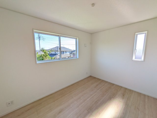 つくばみらい市小絹　第4　新築戸建て　5号棟の洋室|陽当たりの良い明るい洋室です♪