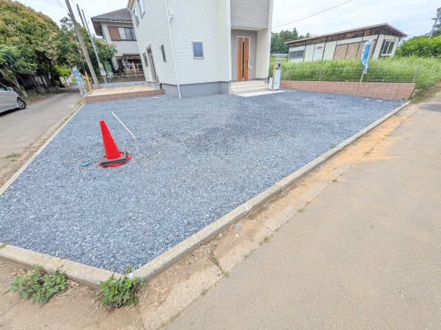 第1　美浦村土屋　新築戸建ての駐車場|駐車は5台可能です♪