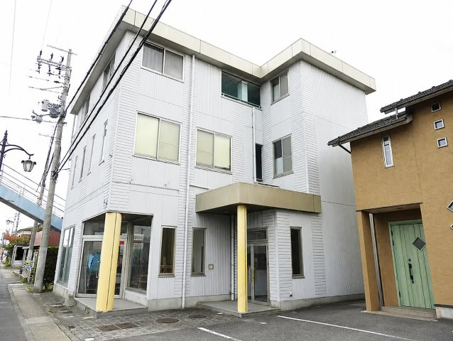 近江八幡市中小森町の店舗事務所