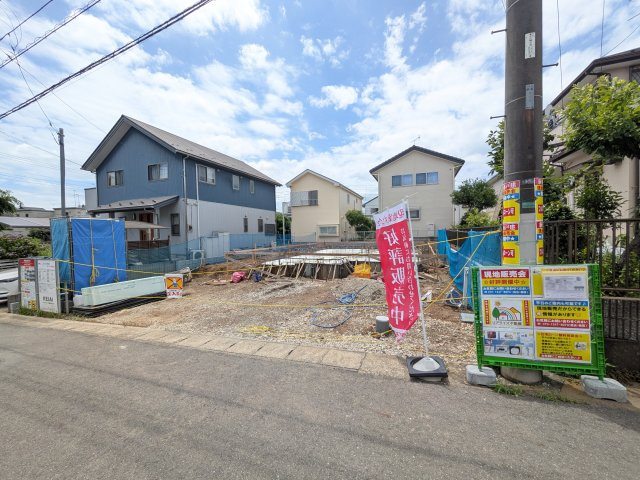 龍ケ崎市松葉　5期　新築戸建ての外観|【月々6万円台〜】
写真だけでは伝わらない快適さを、ぜひ現地で体感しませんか？
即日見学可能です！平日のご案内も可能です♪
お気軽にお問合せください！
