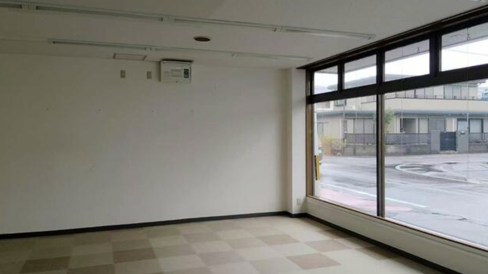 栗東市綣４丁目の店舗事務所の内装