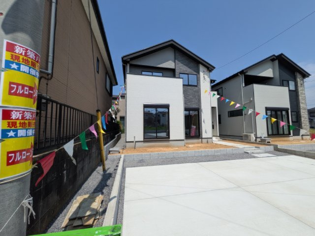 取手市井野台　5期　新築戸建て　1号棟の前面道路含む現地写真