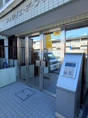 オートロック付きエントランス♪
