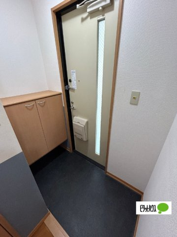 セジュール出戸町Bの玄関