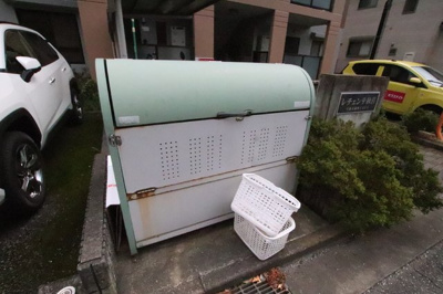 敷地内ゴミ置き場です♪