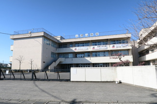 青梅市立泉中学校まで1100ｍ