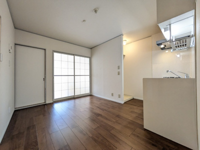 ★DKを中心に各部屋にアクセスする間取り★