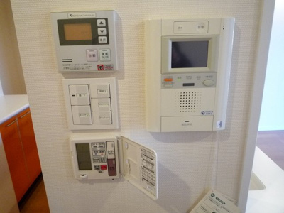 床暖房などの操作盤です♪