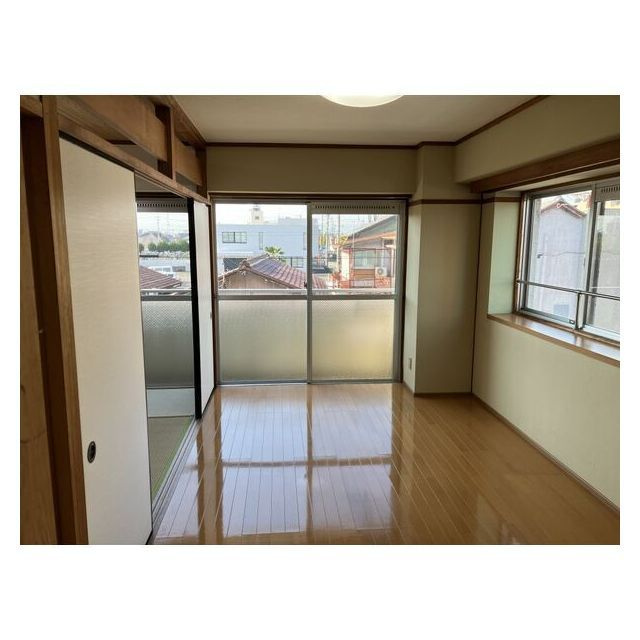 岐阜市加納竜興町２丁目のアパートの居間・リビング|お問い合わせは美濃善不動産駅前店へ！