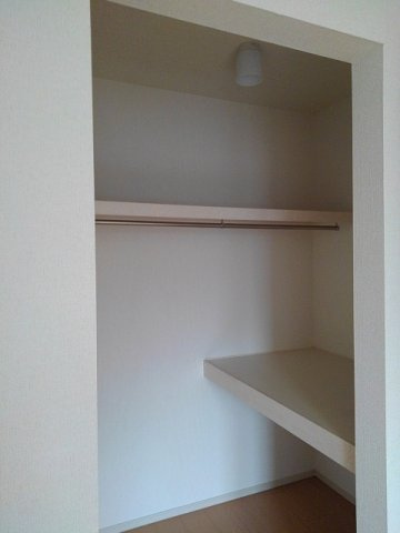シャイニングの収納|便利な収納スペースです