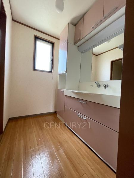 渋川市半田中古一戸建ての独立洗面台