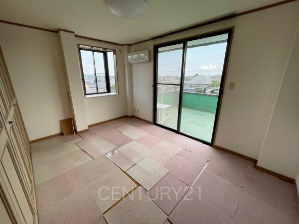 渋川市半田中古一戸建ての洋室
