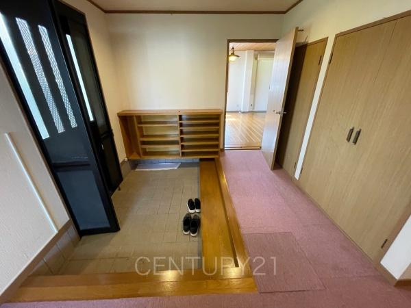 渋川市半田中古一戸建ての玄関