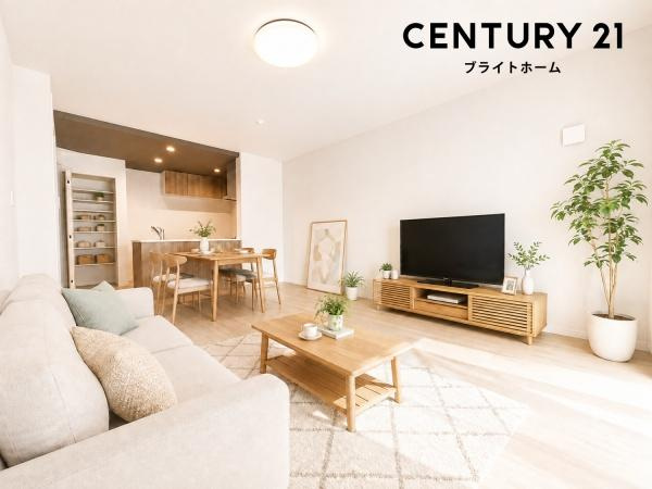 横浜市旭区西川島町の新築一戸建の居間・リビング|自慢したくなるリビング！
形も良く家具の配置にも困りません。
※家具等はＣＧでの参考レイアウトです。