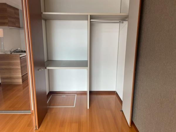 【収納】 | プラージュ | 奥には高さのある収納スペースがあります。