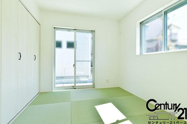 北葛城郡広陵町大野 ５号地 ／新築一戸建の内観：施工例|■ほっこり落ち着ける和室！客間としてもご利用いただけます！■