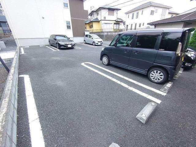 ソレイユの駐車場