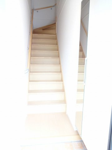 サニーレジデンス　２号館の玄関