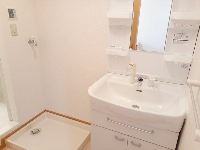 フレーシュメゾン西原の洗面所