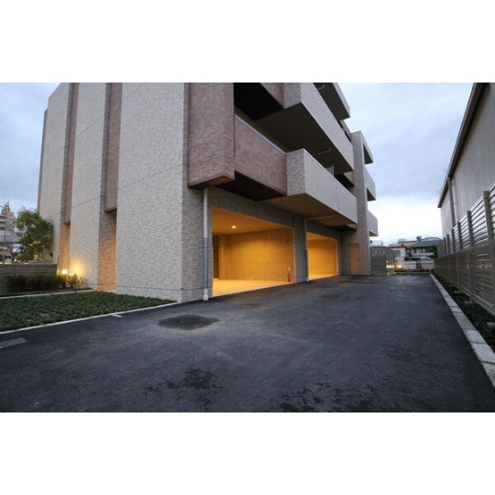 【駐車場】 | マルーン白壁