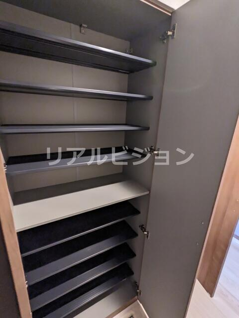 エクセルシオール目黒三田の収納