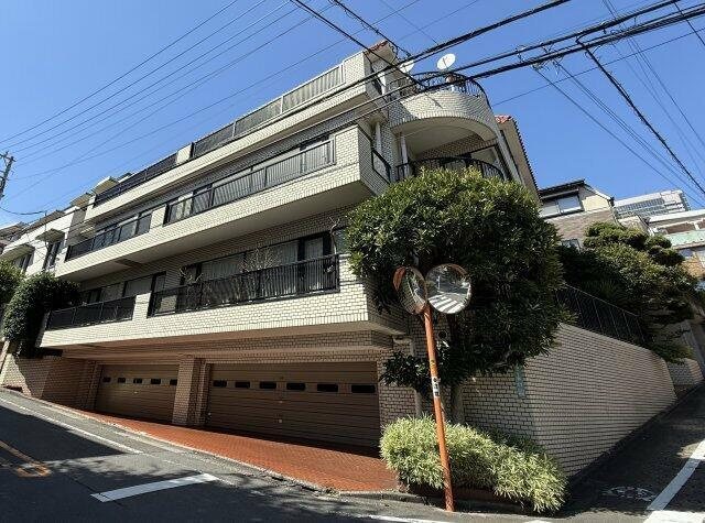 クリスティホームズ三田の外観