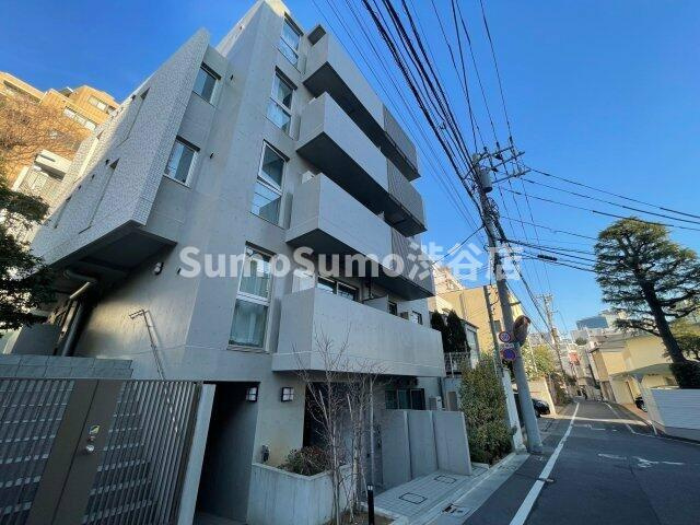 エクセルシオール目黒三田の外観