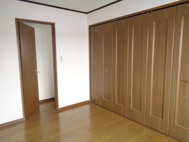 北見市とん田東町598番2　中古売家の収納|2階洋室6帖