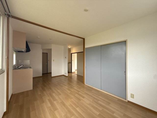 サンシティ中ノ町 Ｎ棟の居間・リビング