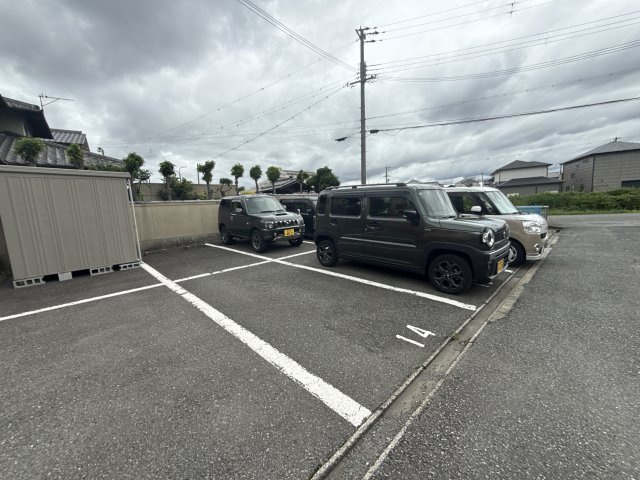 サンシティ中ノ町 Ｎ棟の駐車場