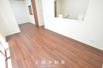 【居間・リビング】 | 綾瀬市上土棚北2丁目　中古戸建て【仲介手数料無料】