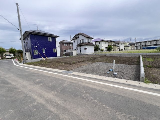 新築　藤岡市藤岡全8棟　Blooming　Garden　6号棟の前面道路含む現地写真|現地写真　北側接道幅員約6ｍ