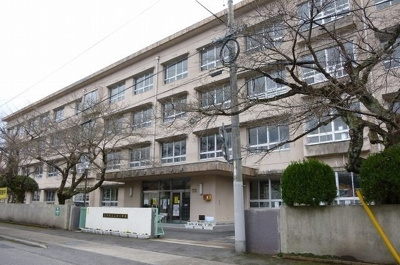 【周辺】 | クローバーティアラ　Ａ | 三次小学校まで1200m