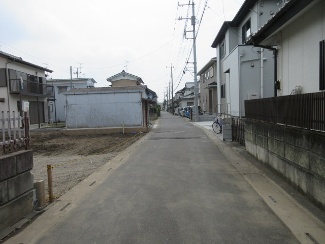 【仲介手数料無料】新築戸建　熊谷市別府2-92（全1棟）の前面道路含む現地写真