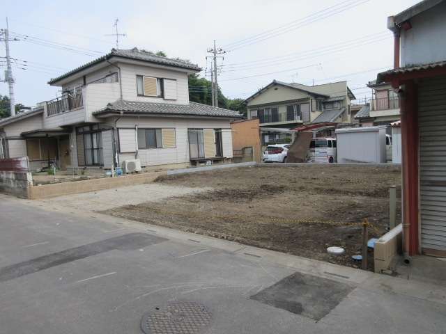 【仲介手数料無料】新築戸建　熊谷市別府2-92（全1棟）の前面道路含む現地写真