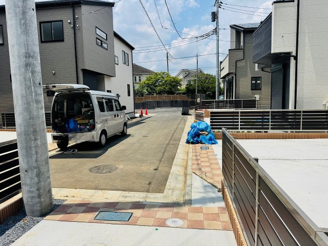 八王子市　石川町　新築一戸建ての前面道路含む現地写真|～西4.5ｍ・北2.9ｍ道路に面しています～
