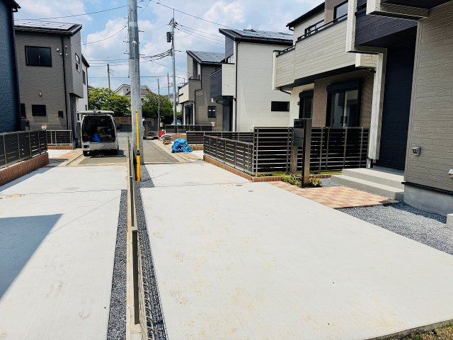 八王子市　石川町　新築一戸建ての駐車場|～2台駐車可能カースペース～