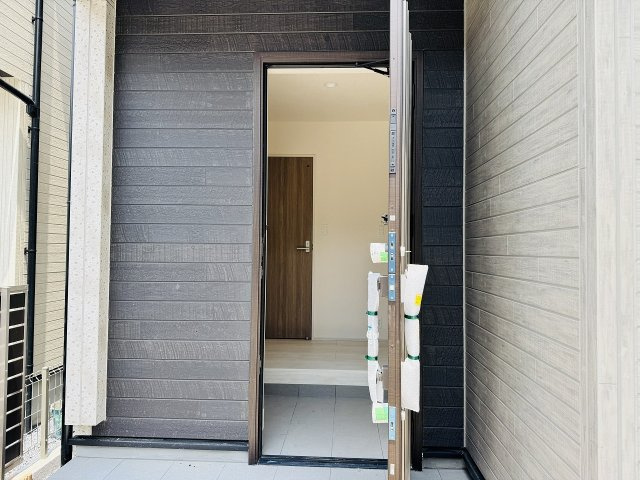 八王子市　石川町　新築一戸建ての玄関|～玄関は安心のWロックキーを採用～