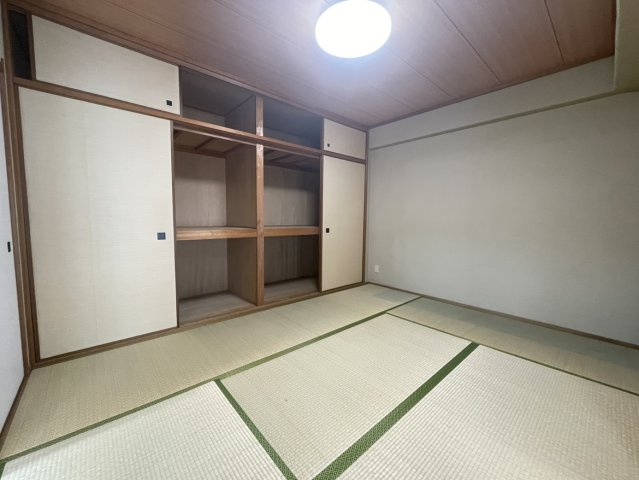 サーパス土居田西の和室