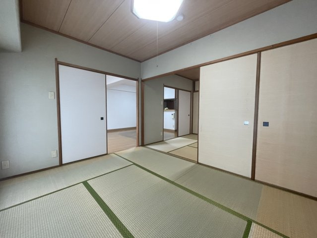 サーパス土居田西の和室