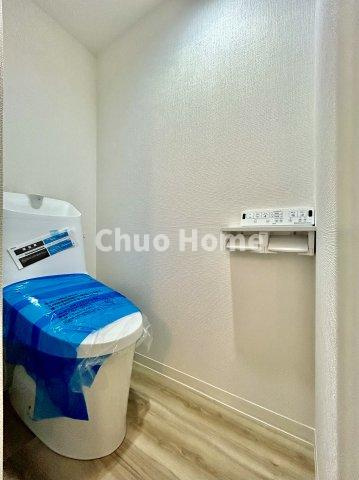 駒形マンションのトイレ|【トイレ】温水洗浄便座機能付きトイレ。温水洗浄便座は清潔にお使いいただくための大切なアイテムです。