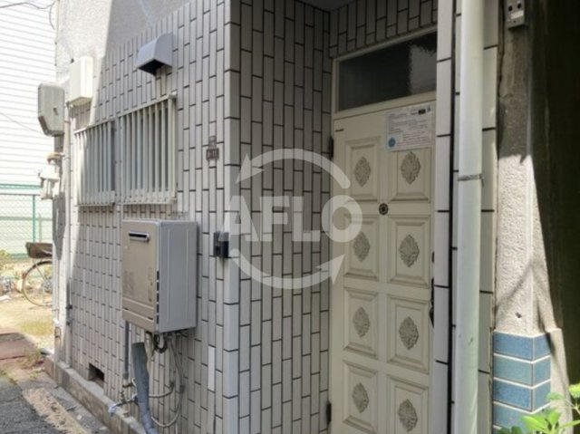 西区九条南3丁目貸家　九条北小学校区のエントランス|西区九条南3丁目貸家　エントランス