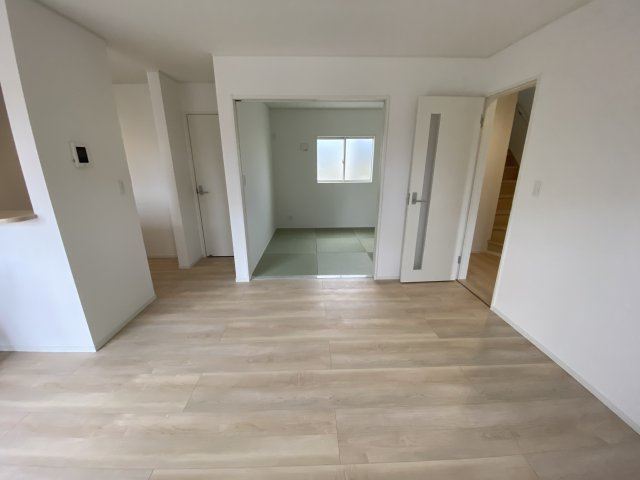 【平谷川瀬第2　全3棟／3号棟】　◆周辺商業施設充実◆収納力抜群◆の居間・リビング|同施工■□■リビングの写真です■□■　家族団らんの時間が増えそうなリビングですね。