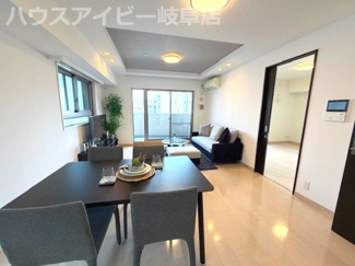 【居間・リビング】 | ライオンズ岐阜セントマークス弐番館5階部分！名鉄新岐阜駅まで徒歩2分！ペット飼育可能なマンション♪ | ライオンズ岐阜セントマークス弐番館5階部分！名鉄新岐阜駅まで徒歩2分！ペット飼育可能なマンション♪