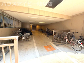 【駐車場】 | ライオンズ岐阜セントマークス弐番館5階部分！名鉄新岐阜駅まで徒歩2分！ペット飼育可能なマンション♪ | ライオンズ岐阜セントマークス弐番館5階部分！名鉄新岐阜駅まで徒歩2分！ペット飼育可能なマンション♪
