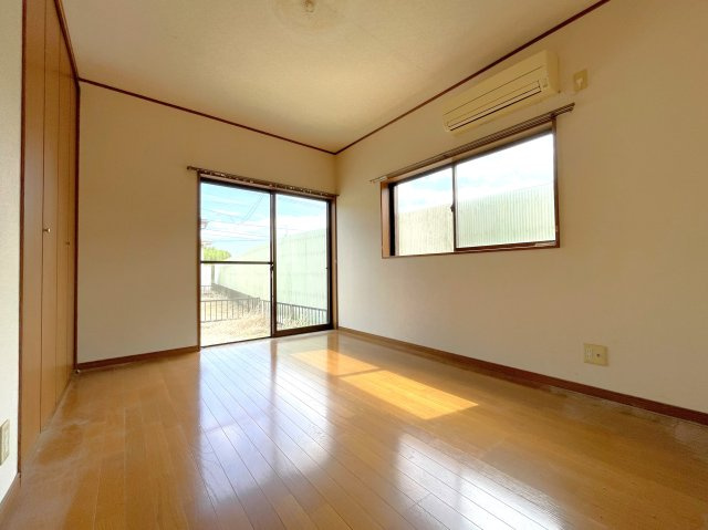 高信貸家の洋室